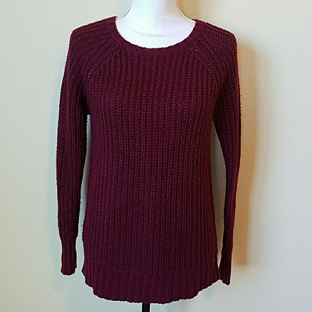 American Eagle Wine Colored Jegging Sweater