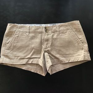 American Eagle Khaki shorts Size 6