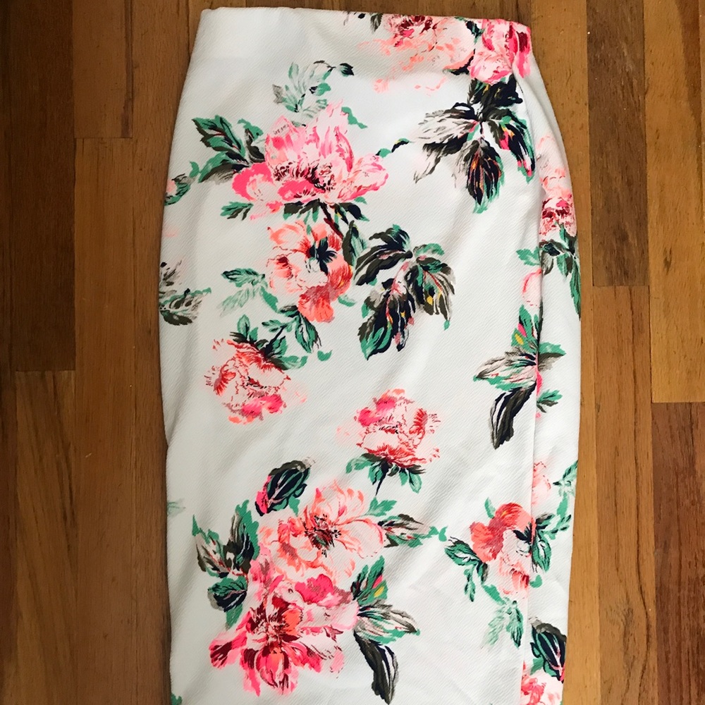 Brand new floral pencil skirt