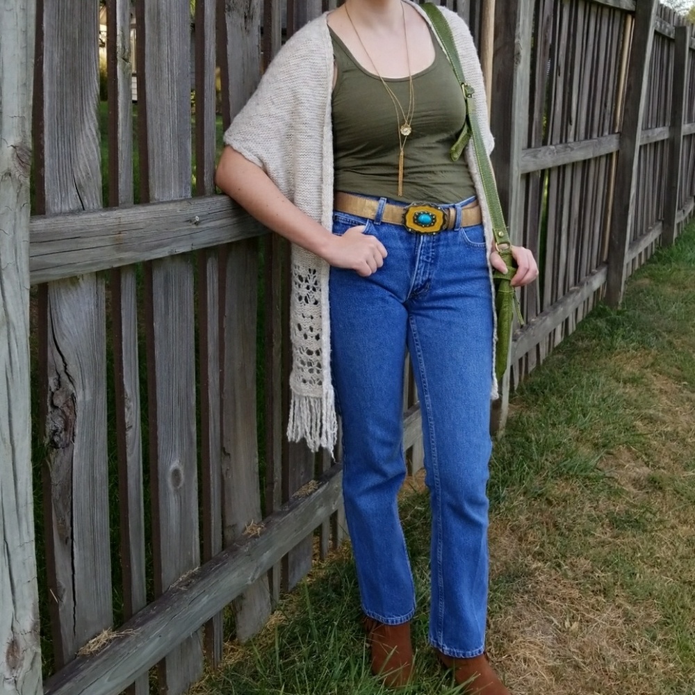 Simple 5-Pocket Bootcut Jeans - Picture 2 of 7