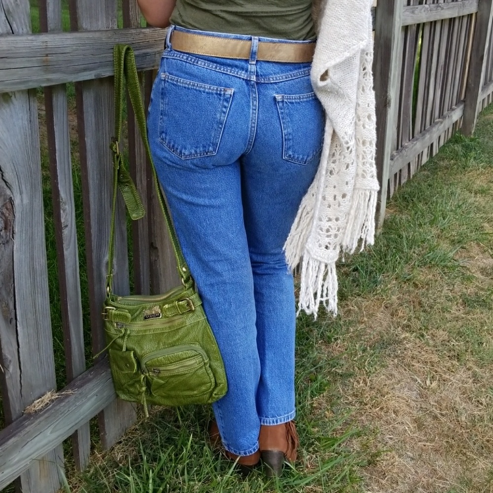 Simple 5-Pocket Bootcut Jeans - Picture 3 of 7