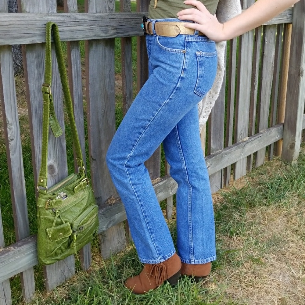 Simple 5-Pocket Bootcut Jeans - Picture 7 of 7