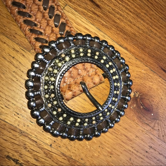 Streets Ahead Sz S belt w/ silver & leather buckle main image 3