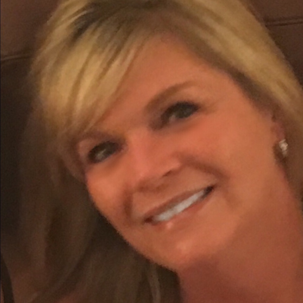 Meet your Posher, Suzanne