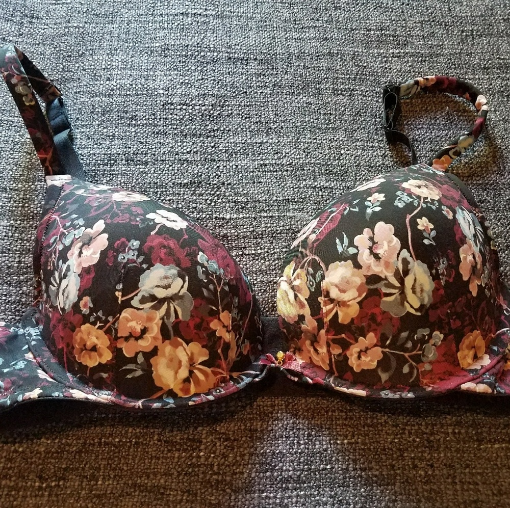 NWOT Cacique Deep Plunge Pushup Bra - Dark Floral