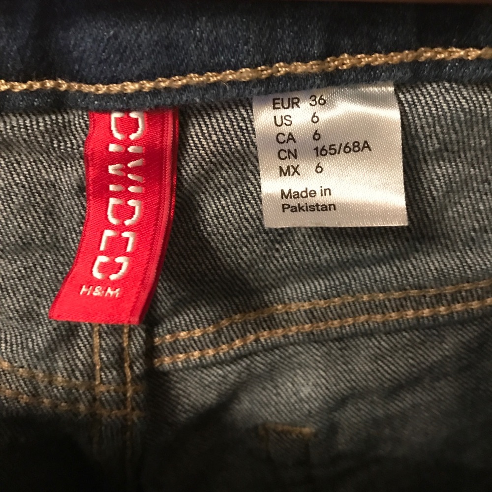 H&M Acid Wash Denim Shorts - Picture 4 of 4