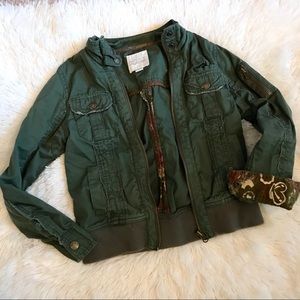 🔰🔰 Cool Army Green Jacket 🔰🔰