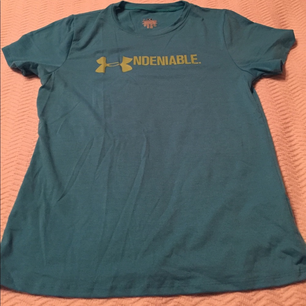 Ladies Under Armour tshirt