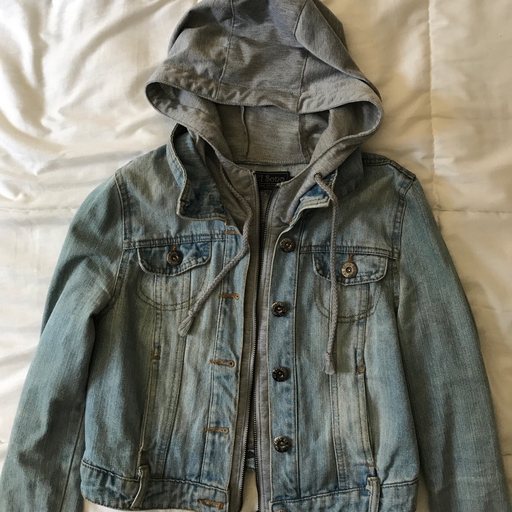 Cropped jean jacket w/hood