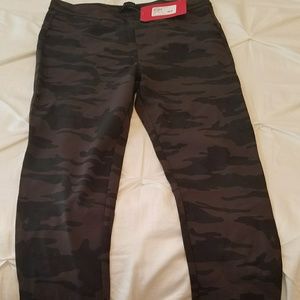 Sanctuary Camo leggings