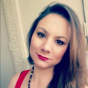 Meet your Posher, Alexis