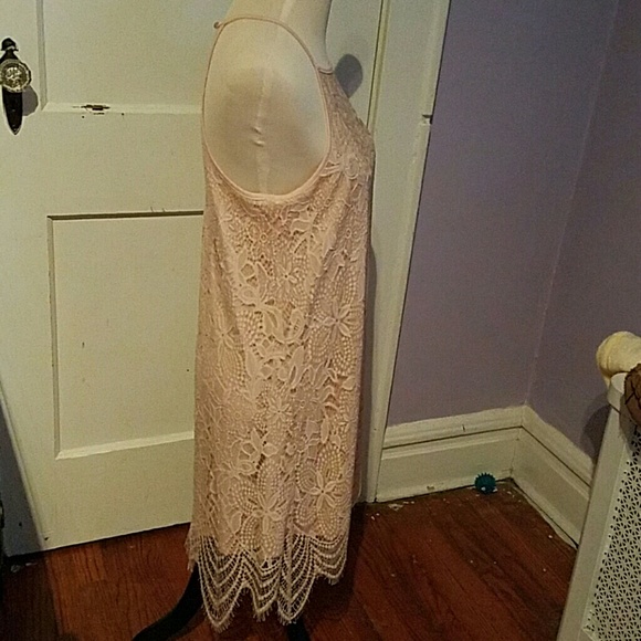 Women's dress - Picture 2 of 4