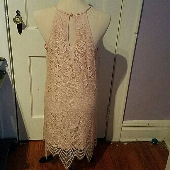 Women's dress - Picture 3 of 4