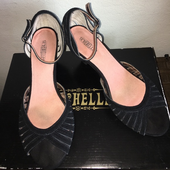 Seychelles Suede Heeled Sandal - Picture 2 of 8