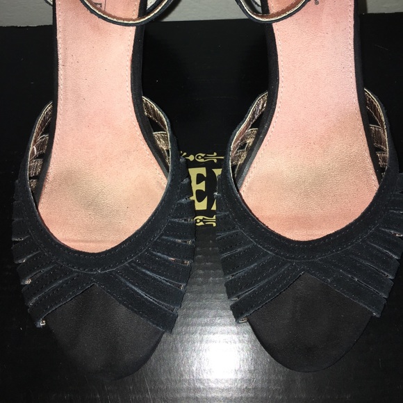 Seychelles Suede Heeled Sandal - Picture 5 of 8