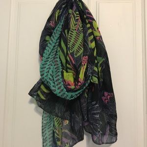 Large scarf