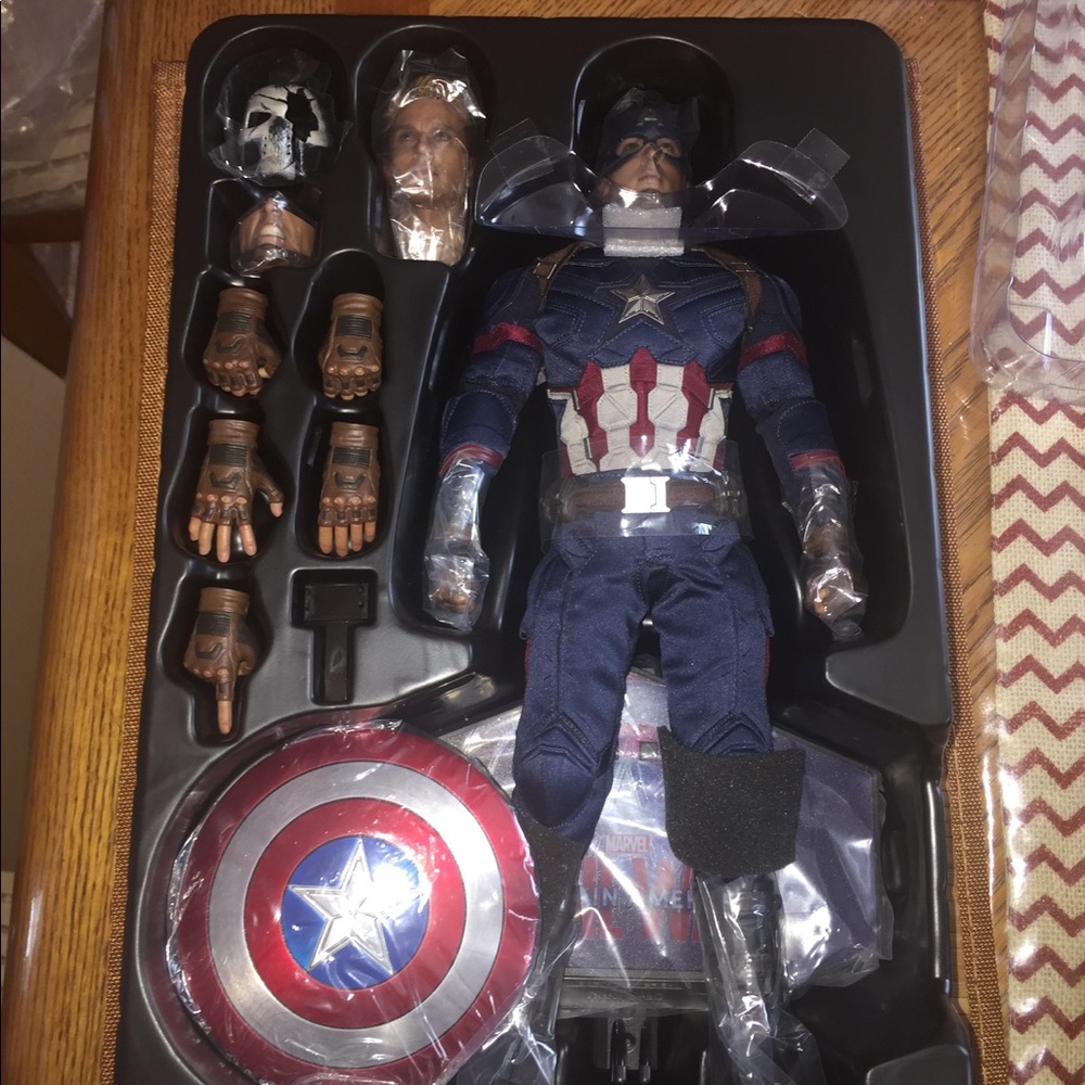 Civil War Hot Toy Figures