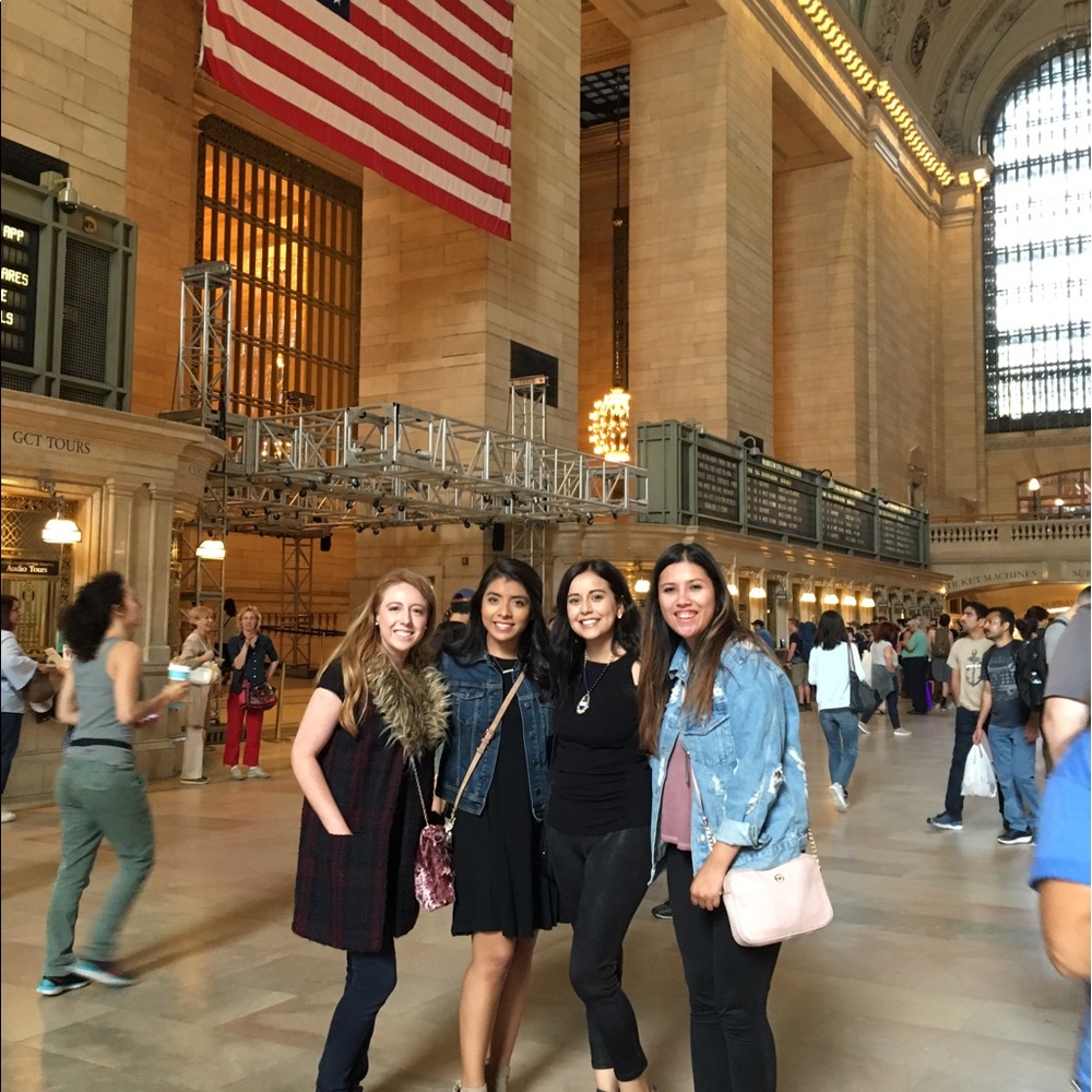 Meet your Posher, Carmen