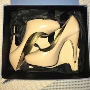 Lanvin Heels size 39 ( US SIZE 9) beige