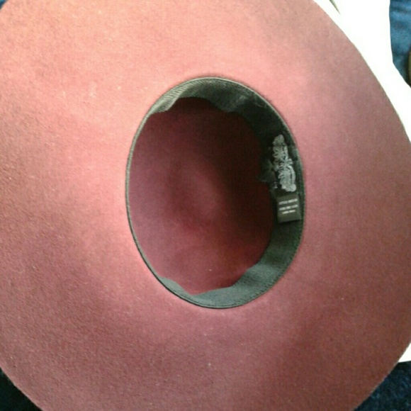 Hat - Picture 3 of 4