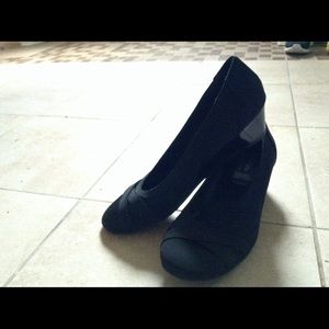 Black 1 inch Wedges!