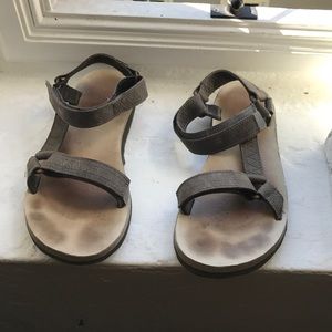 Geometric tevas