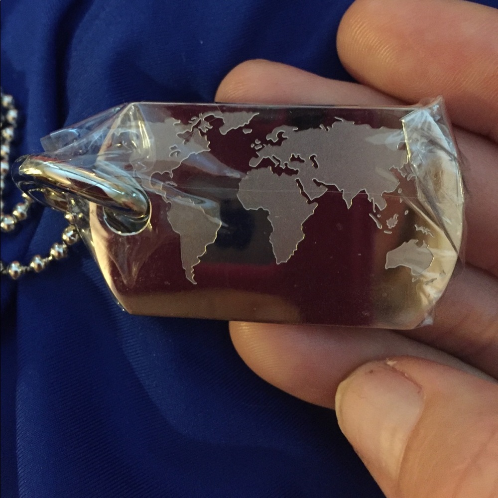 Sale! NWOT Simmons dog tag & chain