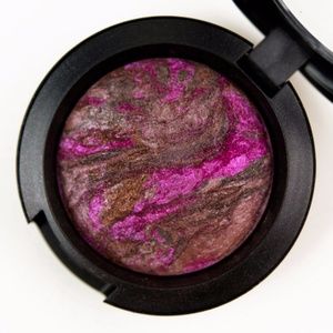 MAC Rare Fine Eye Shadow