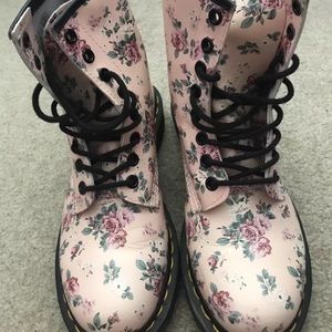 Dr. Marten's Pink Vintage Rose Size 6