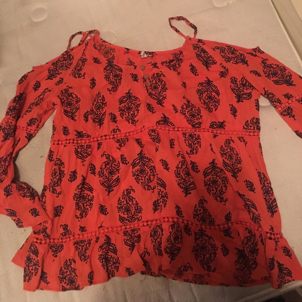 Cold shoulder shirt!!!