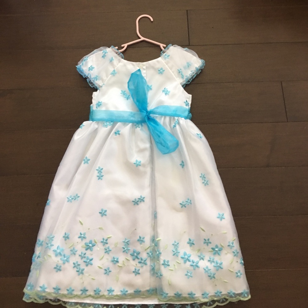 Gorgeous white and blue dress