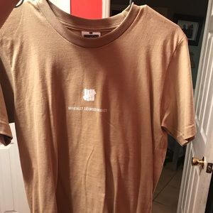 Small beige tee