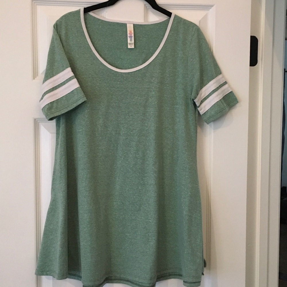 New Lularoe Tee Shirt