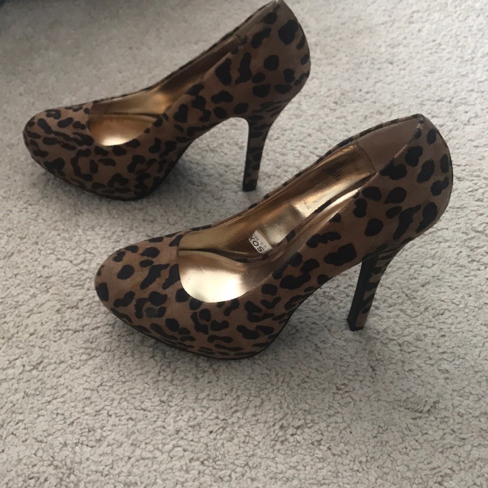 Mossimo leopard heels