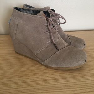 TOMS tan suede wedge booties