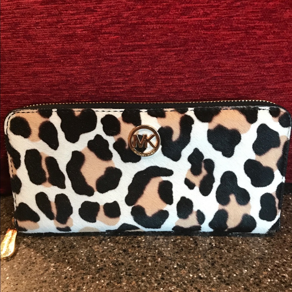 MK Michael Kors Wallet