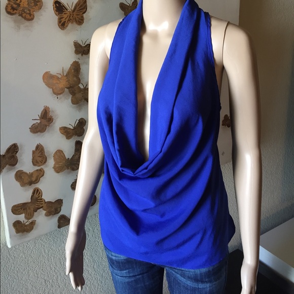 ✨Beautiful blue blouse✨ - Picture 2 of 8