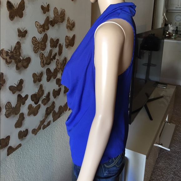 ✨Beautiful blue blouse✨ - Picture 4 of 8