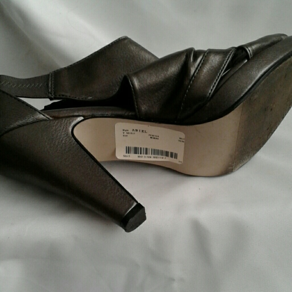 Shoes - Picture 2 of 7