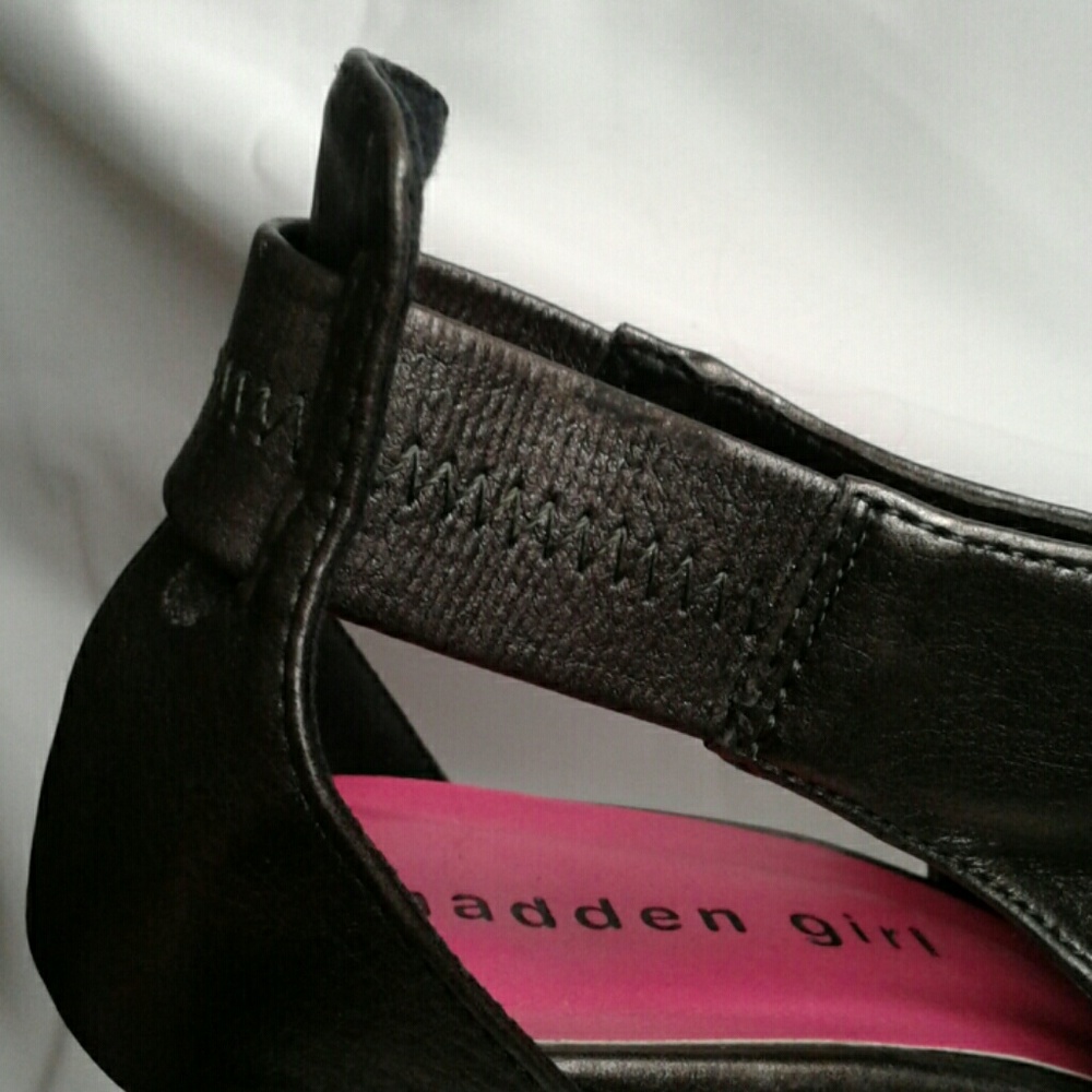Shoes - Picture 7 of 7