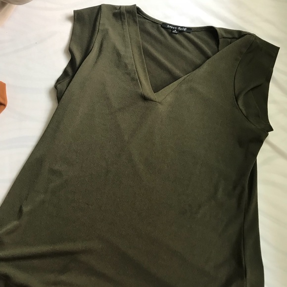 Olive green sweet rain shirt - Picture 1 of 2