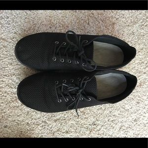 Women's Clarks  black sneakers