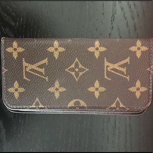 Louis Vuitton Folio Case