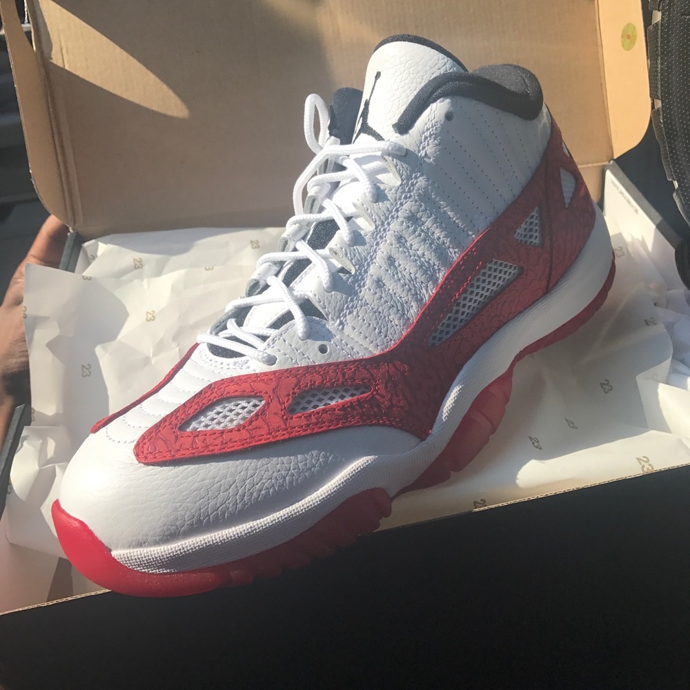 Jordan retro 11 Lows.