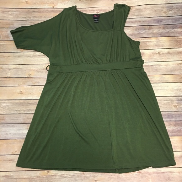 Green Party Dress - Picture 2 of 8