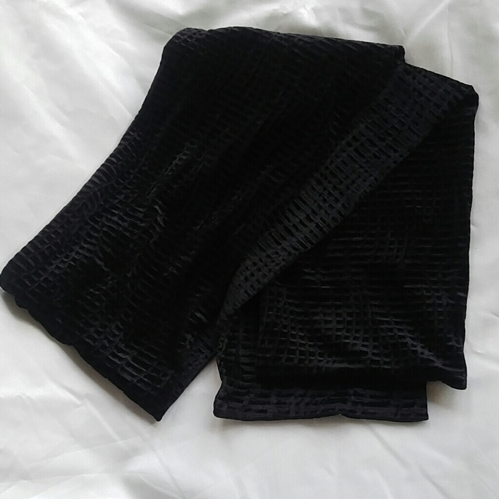 Scarf - Picture 6 of 7