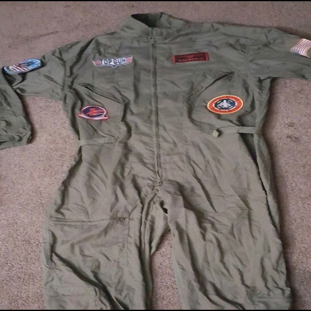 Adult top gun Halloween costume