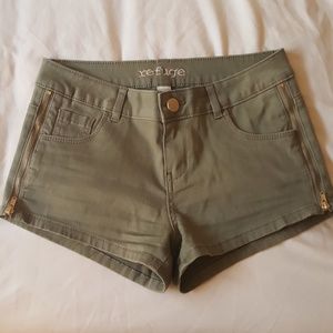 Refuge Side Zipper Shorts