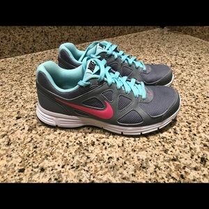Nike Revolution Tennis Shoes (9.5)