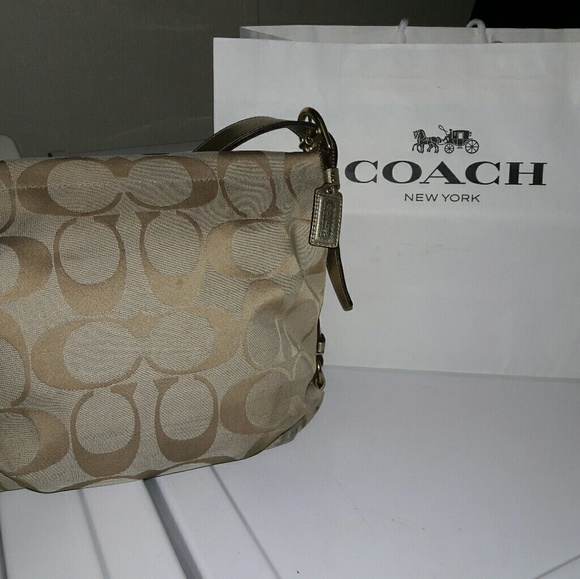 Coach - Picture 4 of 4